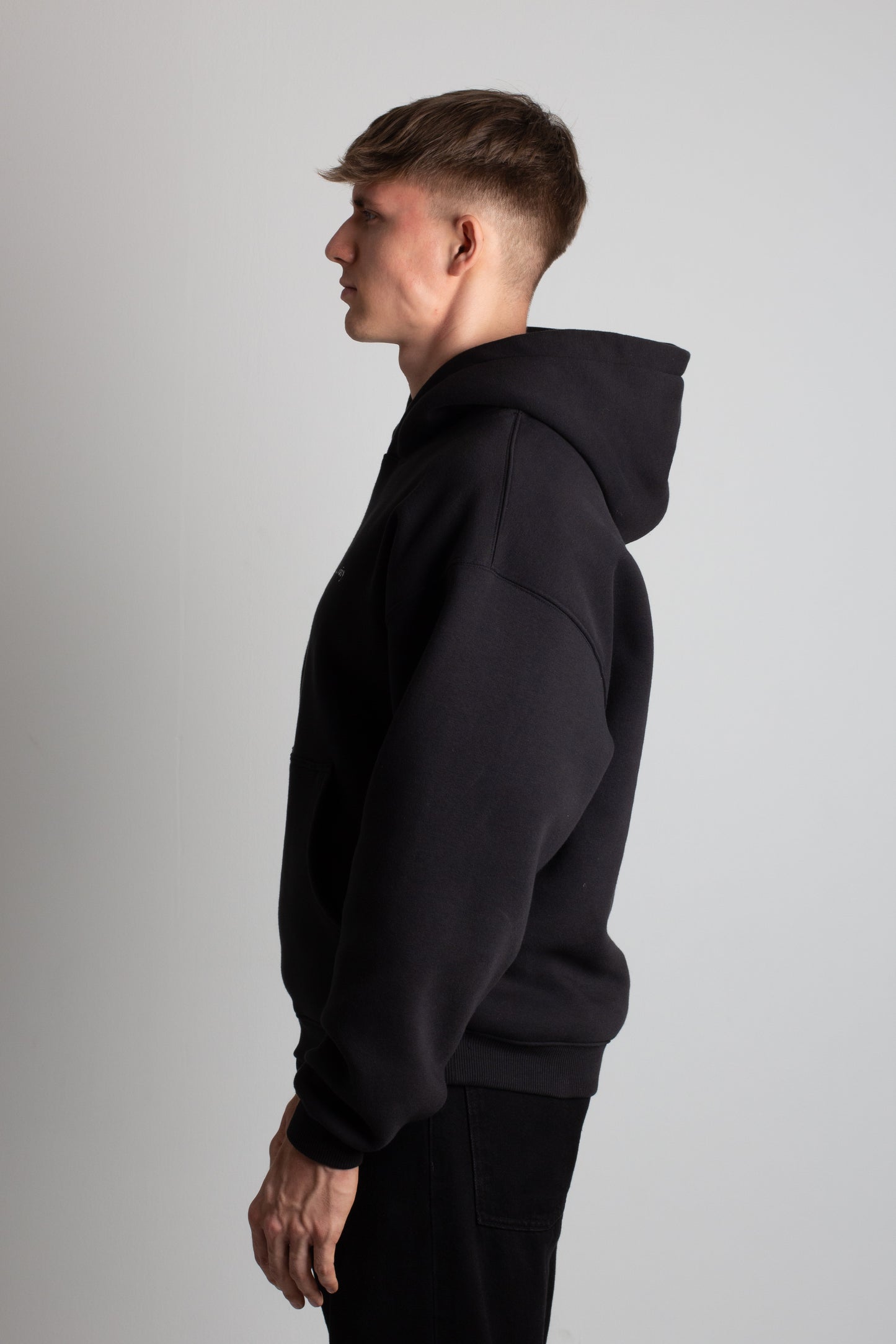 a oversize hoodie plain black